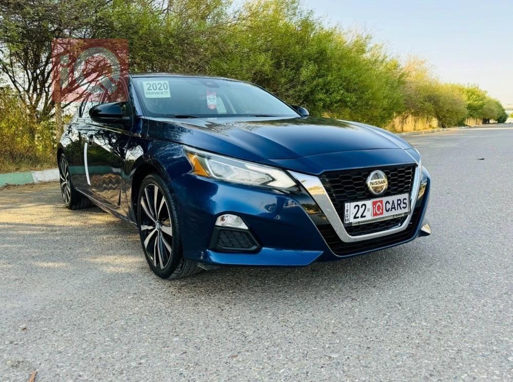 نيسان ألتيما